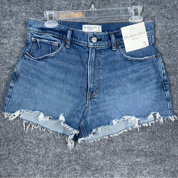 Abercrombie & Fitch Pants - NWT Abercrombie & Fitch Women’s 28 6 Curve Love The Mom Short Mid Rise Jeans